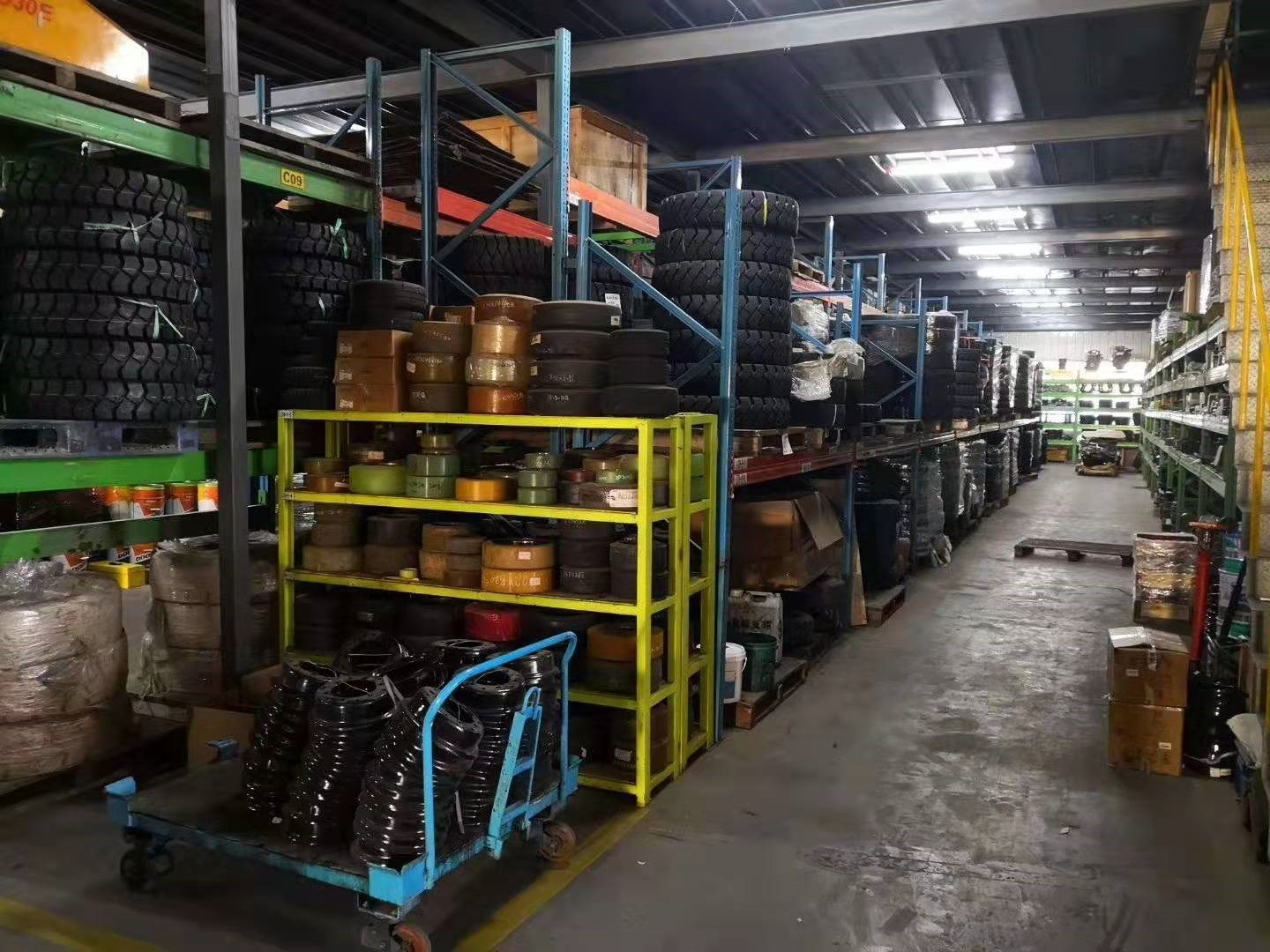 青島叉車輪胎.jpg 青島叉車輪胎.jpg